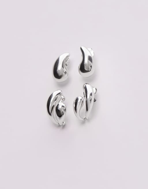 & Other Stories – Kleine silberfarbene Creolen mit asymmetrischem Design