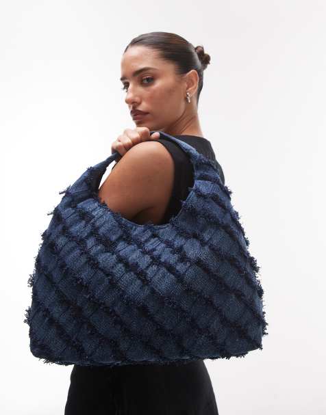 & Other Stories - Kunstig gevlochten denim tas met franjes in mid-wash blauw - view 1