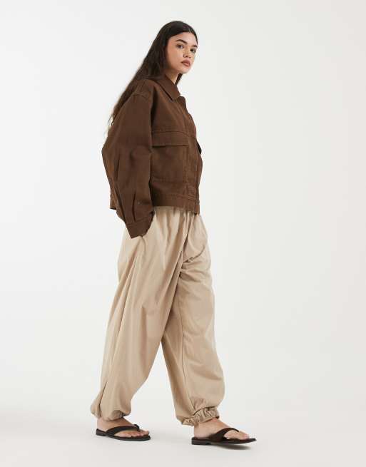 & Other Stories – Kurze Utility-Jacke aus Baumwolle in verwaschenem Braun, 2 von 4