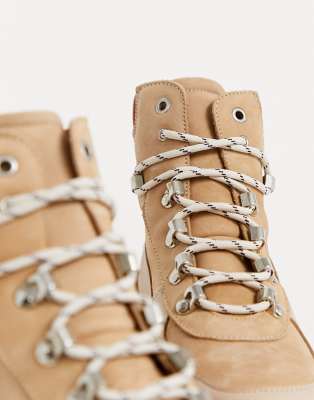 lace up walking boots