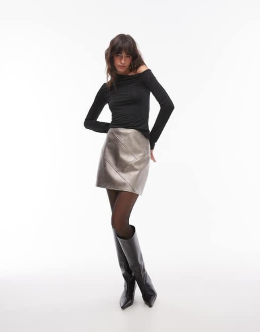 & Other Stories – Langärmliges Oberteil aus gerafftem Jersey in Schwarz mit One-Shoulder-Träger, 2 von 4
