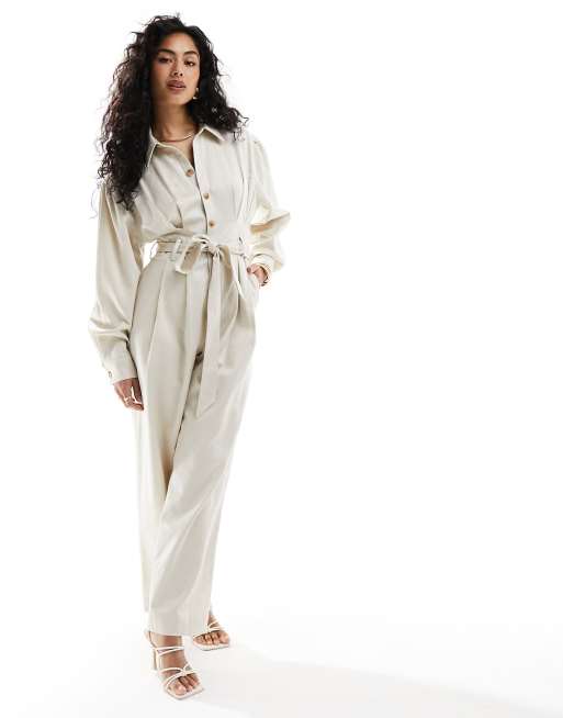 & Other Stories - Langærmet jumpsuit med knapper foran og bindebånd i taljen i lys beige, 2 af 4