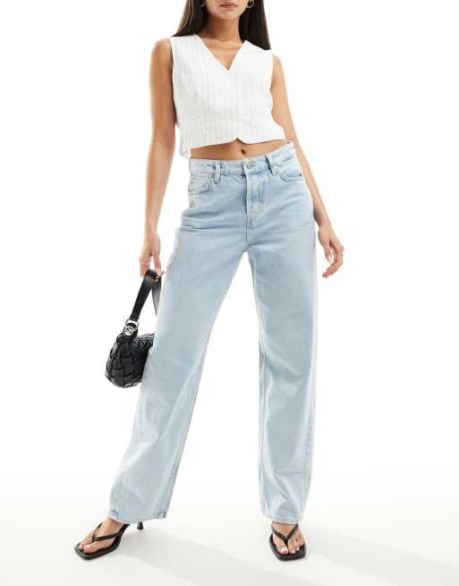 & Other Stories – Lässige und schmal zulaufende Jeans in hellblauer Waschung