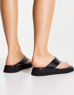 platform thong sandals black