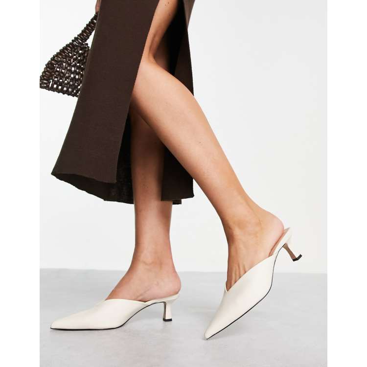 White 2025 pointed mule