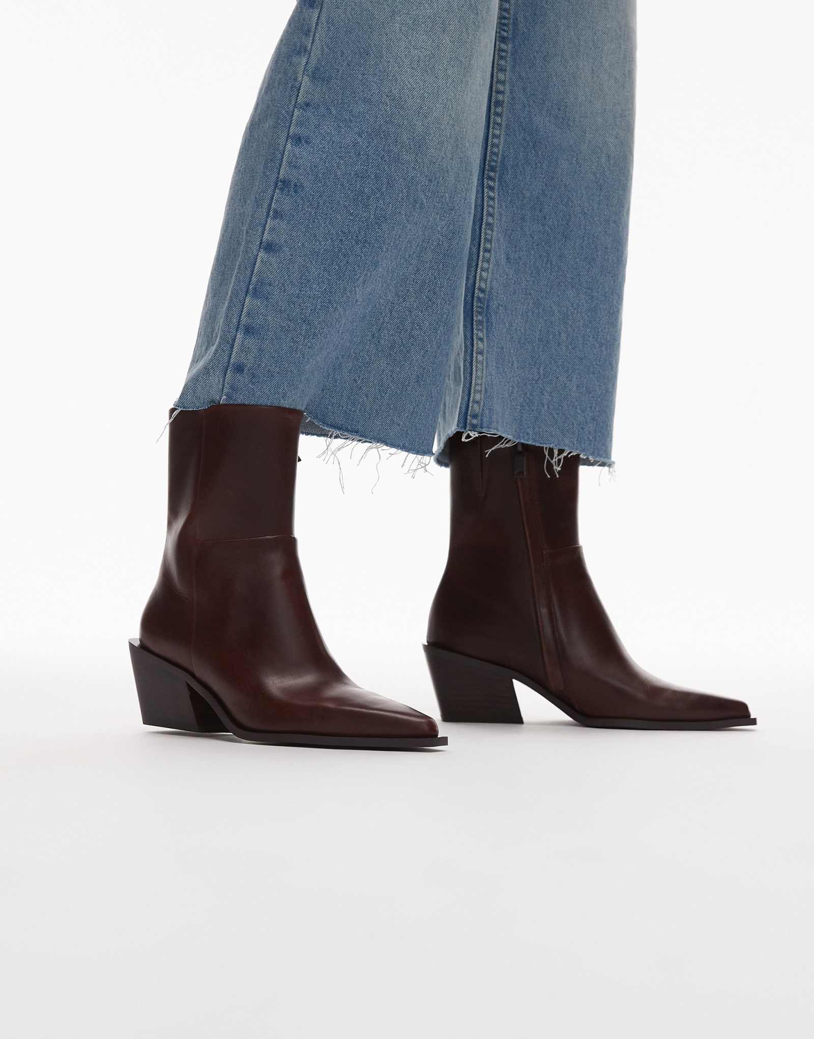 Кожаные ботильоны на каблуке с острым носком и другие материалы темно-гранатового цвета