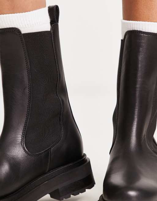 Pull on black outlet leather boots