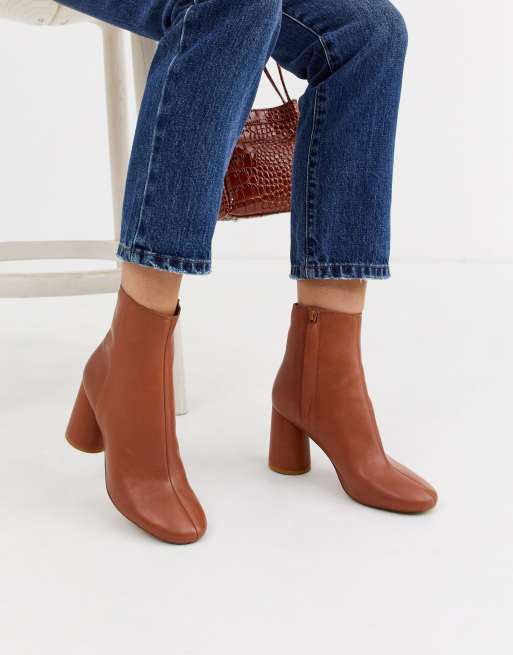 Leather round toe sales boots