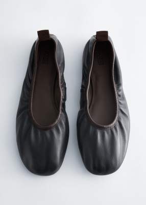& Other Stories Leather Ruched Ballet Flats In Black