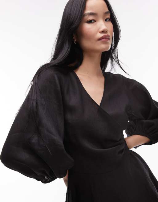 & Other Stories – Leinen-Minikleid in Schwarz mit Puffärmeln und gewickelter Vorderseite, 3 von 4