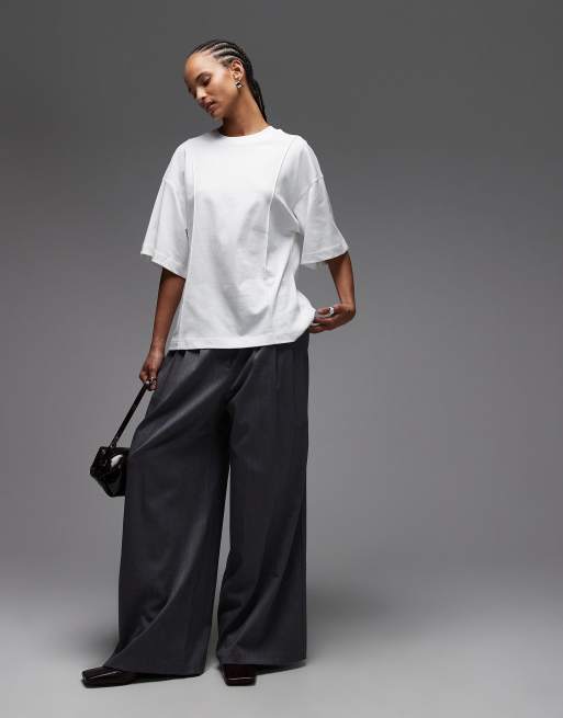 & Other Stories – Locker geschnittenes T-Shirt in Weiß mit geformter Taille, 2 von 4