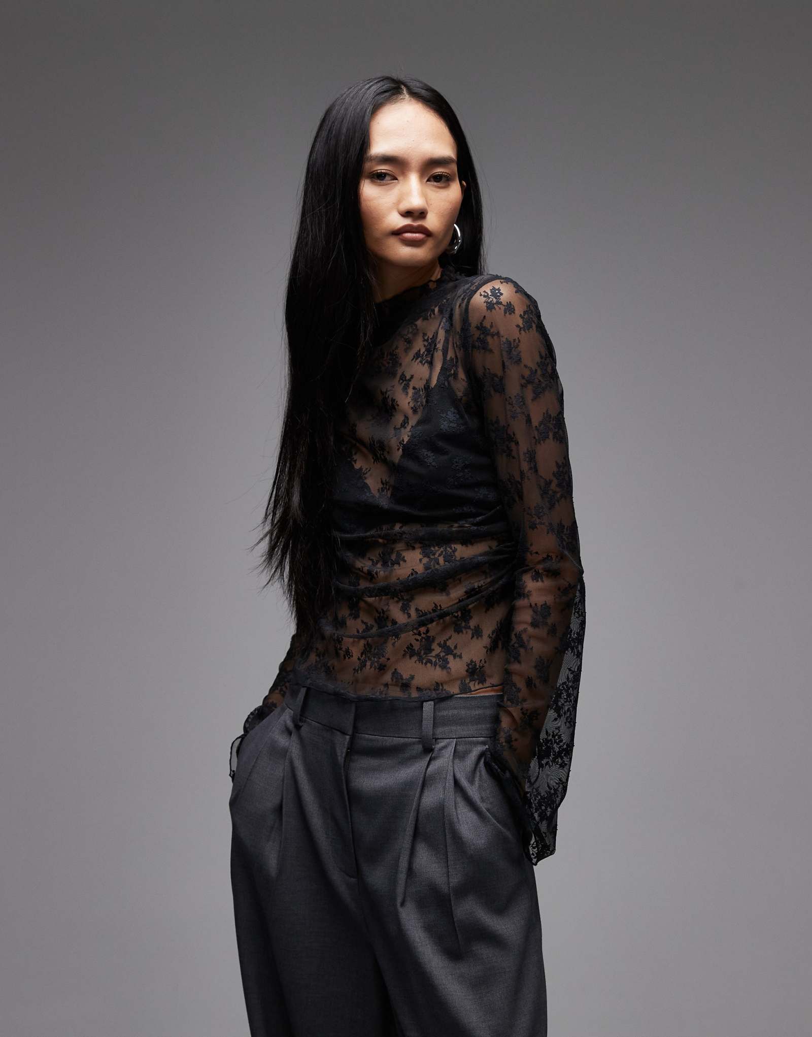 Кружевной топ с длинными рукавами &Other Stories черного цвета