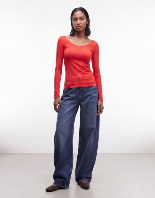 & Other Stories long sleeve slim fit top with thumb holes in red, 2 of 4