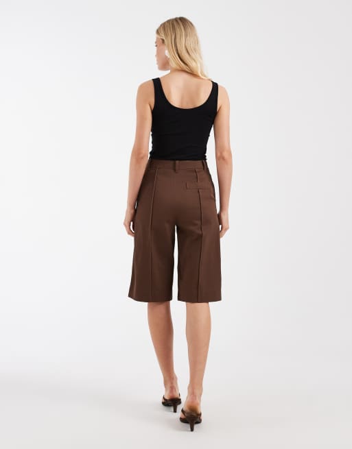 & Other Stories low waisted cotton blend tailored bermuda shorts on chocolate brown , 5 of 5