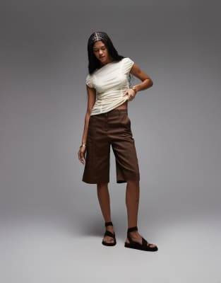 & Other Stories Low Waisted Cotton Tailored Bermuda Shorts On Chocolate Brown