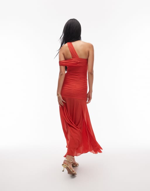 & Other Stories – Maxikleid aus Materialmix in leuchtendem Rot mit asymmetrischem Off-Shoulder-Design und durchscheinendem Saum, 4 von 4