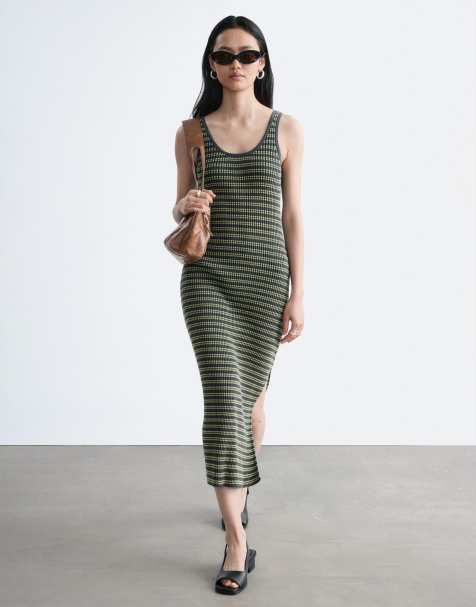 & Other Stories – Maxikleid aus Rippstrick in Dunkelgrau gestreift - view 1