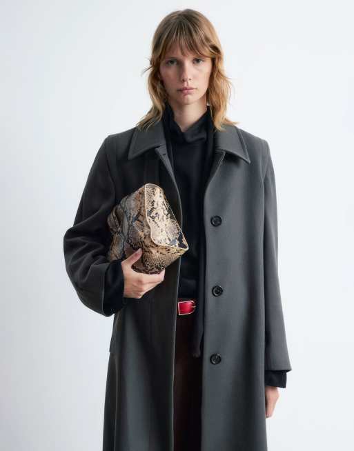 & Other Stories – Maximantel aus Wolle in Grau mit Knopfdetail, 2 von 4