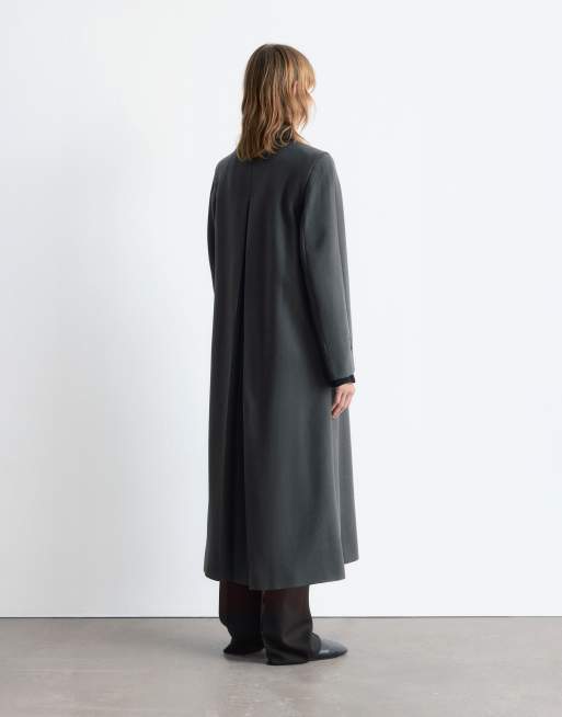 & Other Stories – Maximantel aus Wolle in Grau mit Knopfdetail, 4 von 4