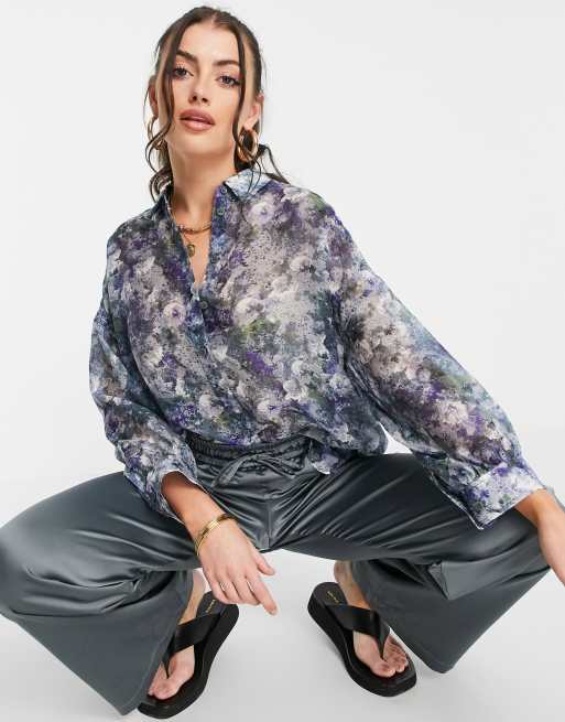 & Other Stories – Mehrfarbiges Hemd mit abstraktem Print in Blau