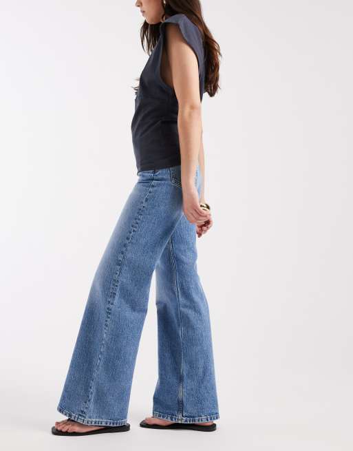 & Other Stories mid rise wide leg jeans in blue dusty light, 2 of 5