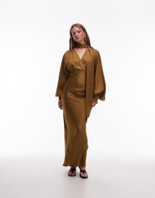 & Other Stories - Midaxi-Kleid aus Satin in Braun mit tiefem V-Ausschnitt und abnehmbarem Schal-Brown
