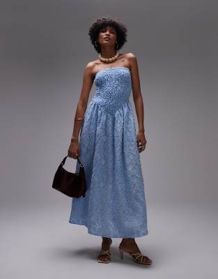 & Other Stories - Midikleid in Hellblau mit 3D-Blumenapplikationen und V-förmiger, tief angesetzter Taille