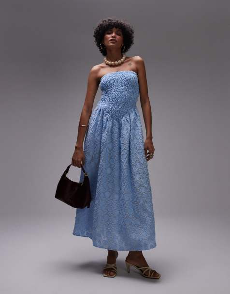 & Other Stories – Midikleid in Hellblau mit 3D-Blumenapplikationen und V-förmiger, tief angesetzter Taille - view 1