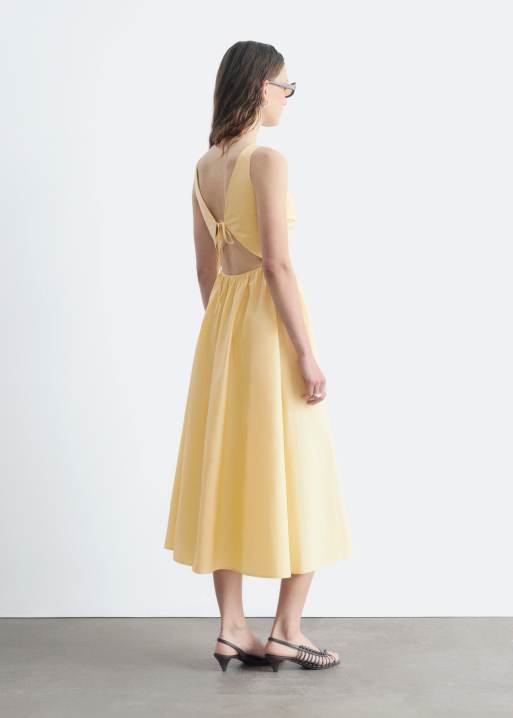 & Other Stories – Midikleid mit hohem Baumwollanteil in Buttermilchgelb mit voluminöser Taille, 3 von 4