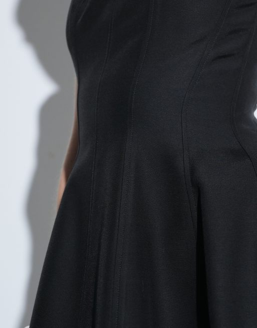 & Other Stories – Minikleid in Schwarz mit eckigem Ausschnitt und weitem Saum, 4 von 8