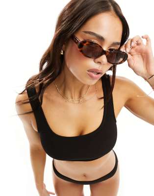 & Other Stories - Mix and Match - Bikinioberteil mit eckigem Ausschnitt in Knitter-Optik in Schwarz