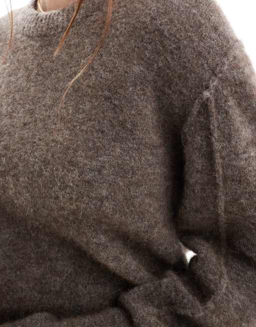 & Other Stories - Mørk muldvarpebrun sweater i fluffy strik i alpaka- og uldblanding, 4 af 4