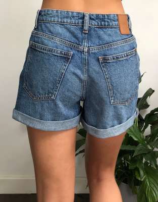 denim shorts mom