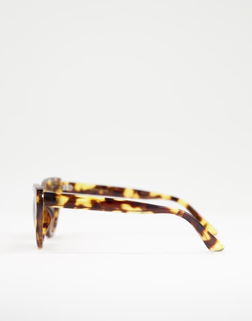 & Other Stories Oversized Cat Eye Sunglasses in Brown Tortoiseshell & Other Stories oversized cat eye sunglasses in brown  main image 3