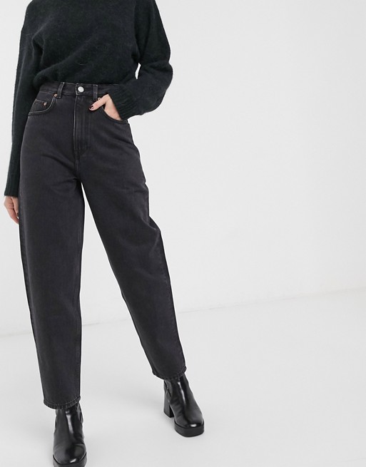& Other Stories Brenda ovoid leg jean in washed black
