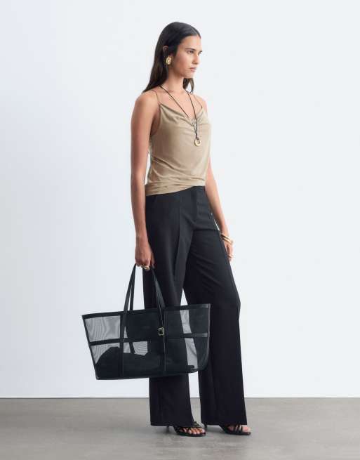 & Other Stories pantalones de pernera ancha con costura delantera en negro, 3 de 4