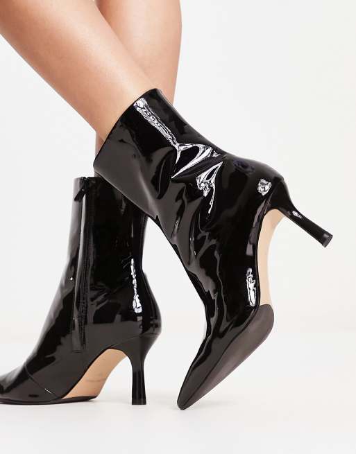 Black best sale pointed booties