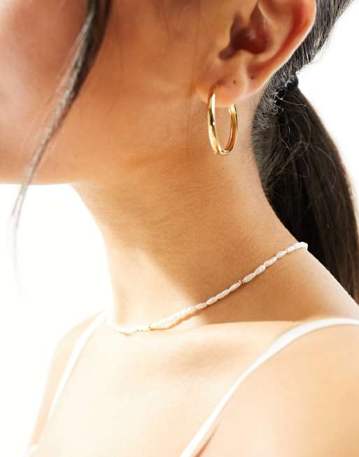 & Other Stories – Perlenkette mit goldfarbenen Kettenglied-Details