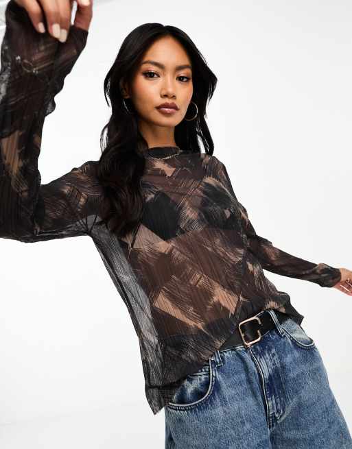 & Other Stories - Plissé top van mesh met lange mouwen in geborstelde print