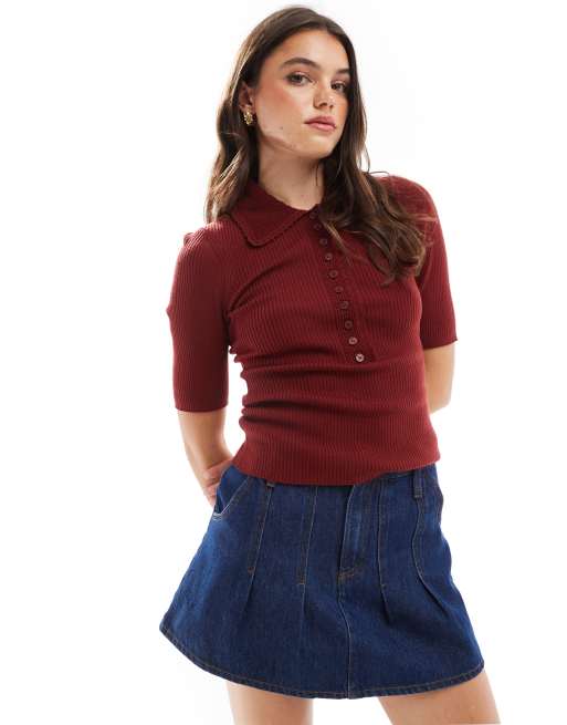 & Other Stories - Polo in maglia rosso scuro a coste con colletto con abbottonatura profonda sul davanti e finiture all'uncinetto