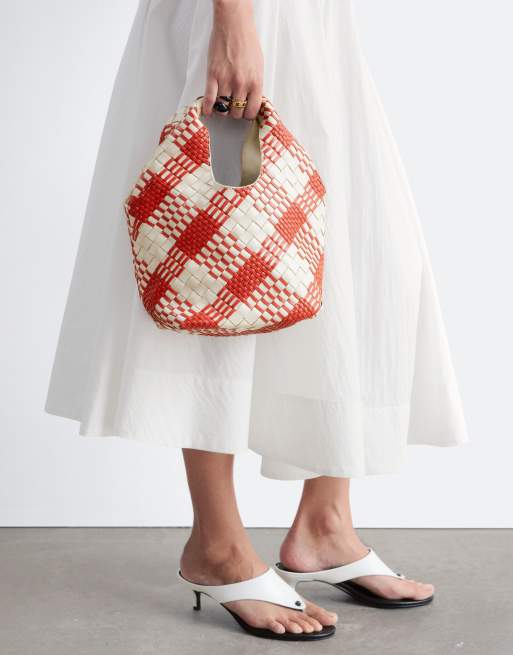 & Other Stories - Premium geruite mini shopper van gevlochten leer in rood en wit, 3 van 4