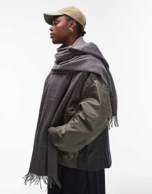 & Other Stories - Premium - Gråt oversized tørklæde i uld, 2 af 3