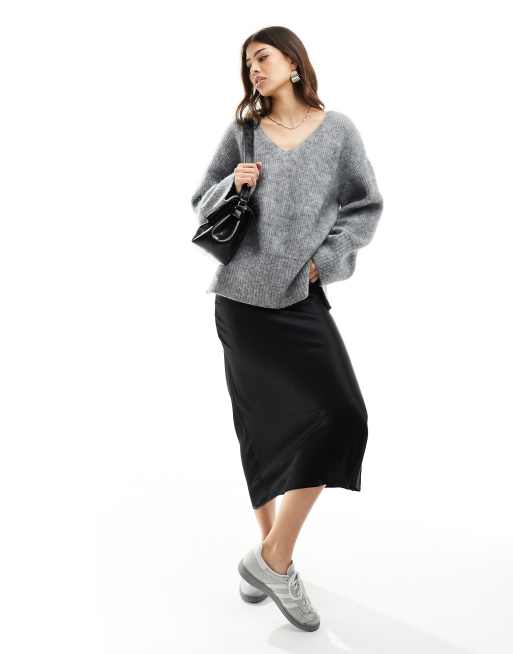 & Other Stories premium knit wool blend relaxed jumper with v neck in  grey melange, 3 of 4