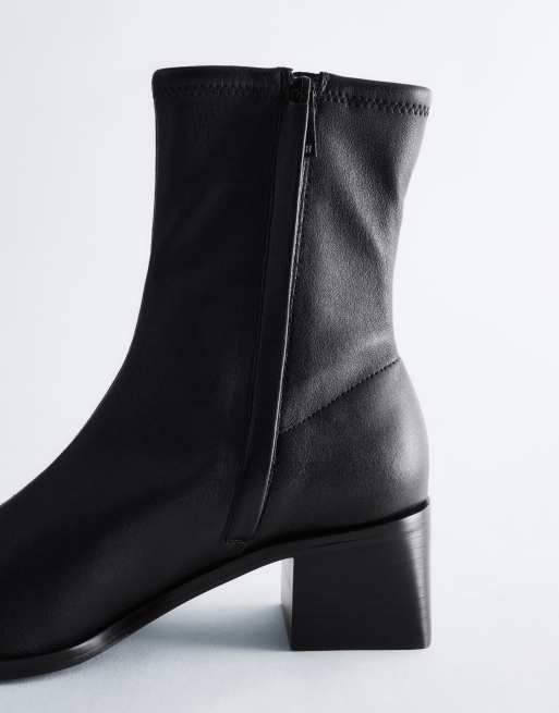 & Other Stories Premium-Leder-Ankle-Boots mit Blockabsatz in Schwarz, 2 von 4