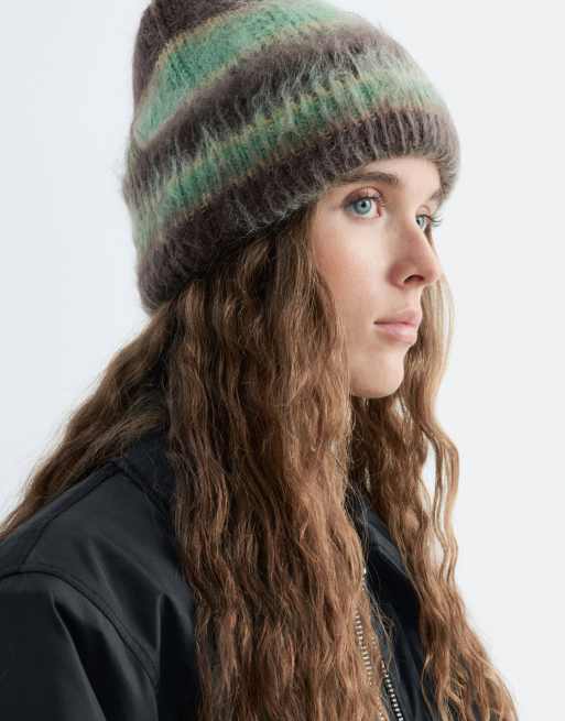 & Other Stories Premium mohair- og uldblanding stribet hue i grøn, 2 af 3