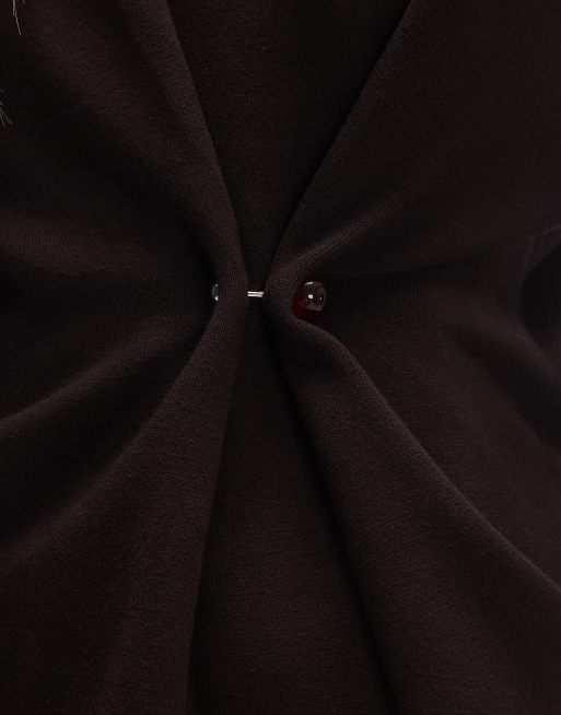 & Other Stories - Pull en maille compacte avec fronces asymétriques à pierre d'ambre fantaisie - Marron, 3 de 4
