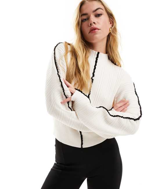 & Other Stories – Pullover in schwarz-weißem Farbblockdesign aus Merinowolle-Baumwollmix in gebrochenem Weiß