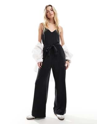 & Other Stories - Relaxed Fit Stretch-Jumpsuit in Schwarz mit Camisole-Trägern und Bindegürtel