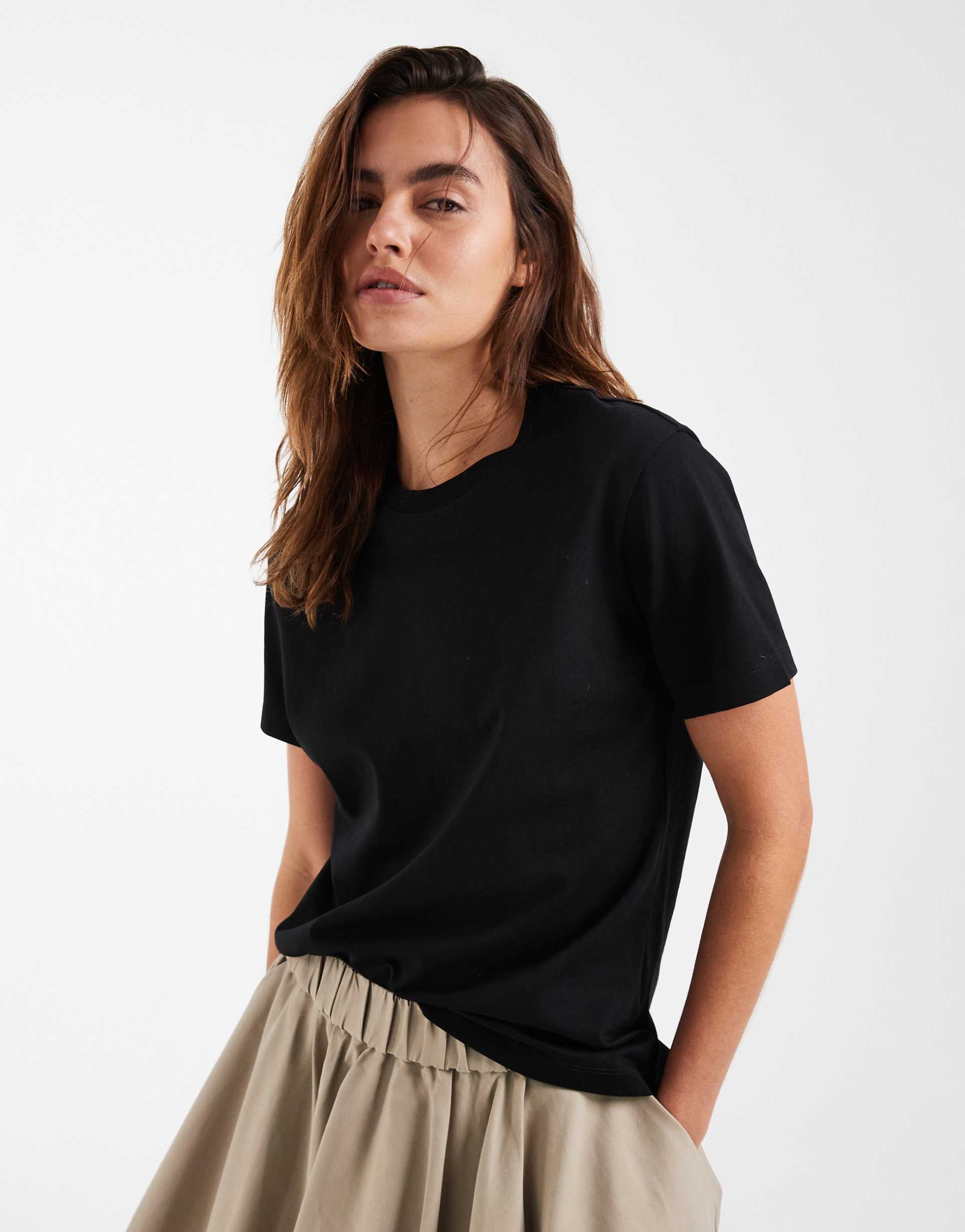 & other stories relaxed short sleeve t-shirt in black