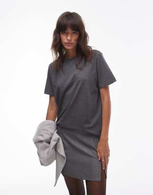 & Other Stories relaxed short sleeve t-shirt in dark grey φωτογραφία